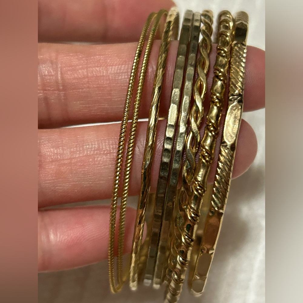 Set of Bracelets (8). Various patterns.